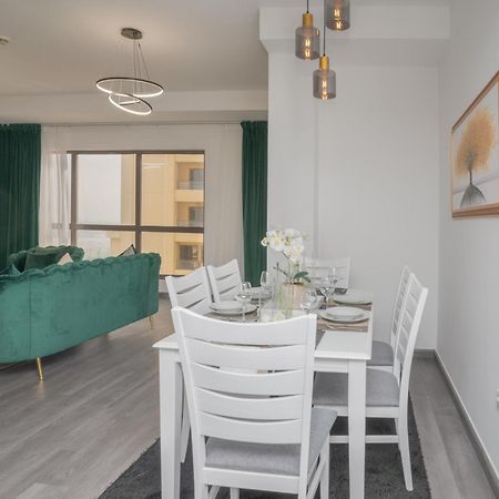 Route 66 Beach Hostel Dubai Ngoại thất bức ảnh