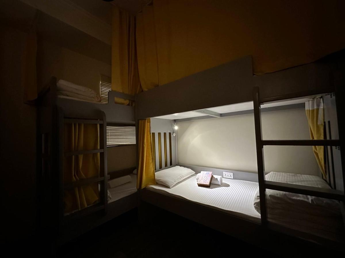 Route 66 Beach Hostel Dubai Ngoại thất bức ảnh