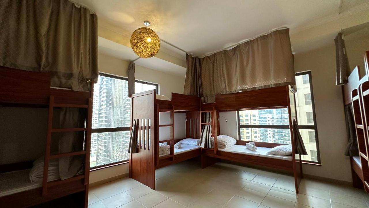 Route 66 Beach Hostel Dubai Ngoại thất bức ảnh