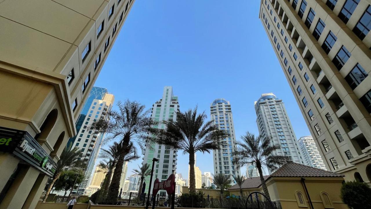 Route 66 Beach Hostel Dubai Ngoại thất bức ảnh