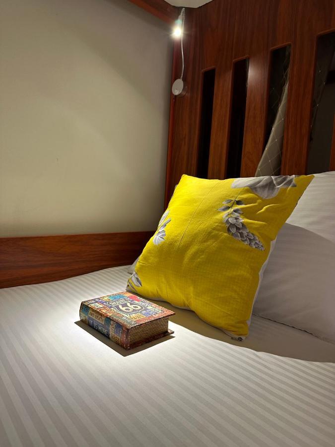 Route 66 Beach Hostel Dubai Ngoại thất bức ảnh