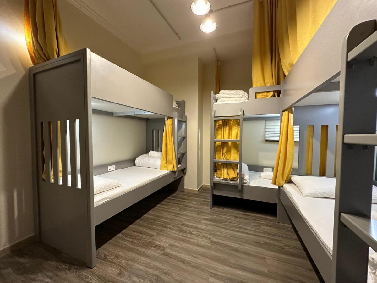 Route 66 Beach Hostel Dubai Ngoại thất bức ảnh