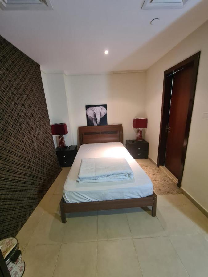 Route 66 Beach Hostel Dubai Ngoại thất bức ảnh